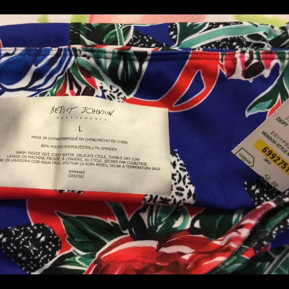Betsy Johnson (New) work out leggings